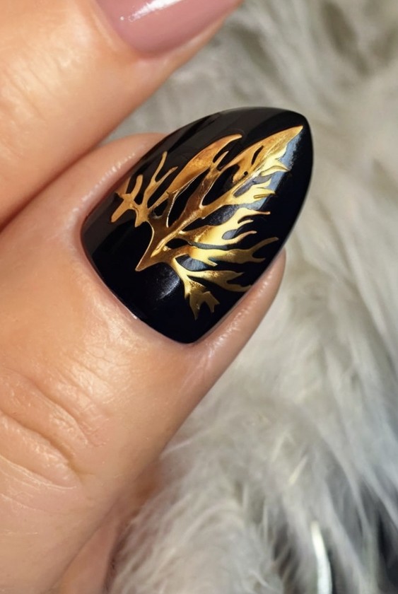 Pointed with Thumb Detail' nail