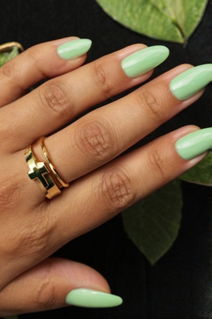 Refreshing Green Fall Nail